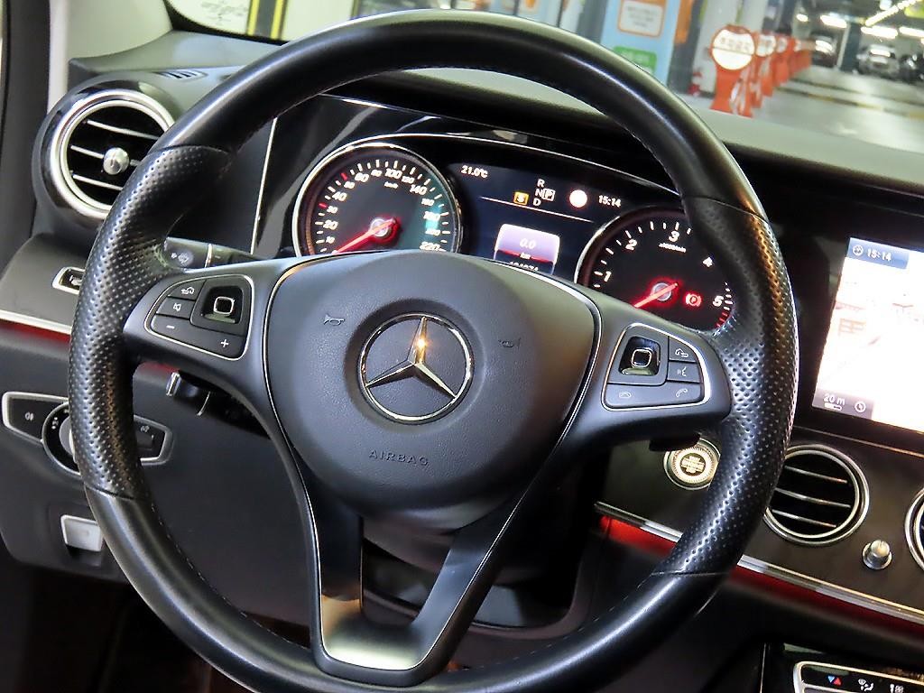 벤츠 E 클래스 E-클래스 W213 E220d 아방가르드 이미지 8