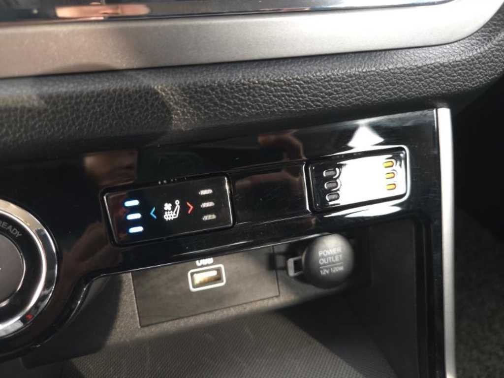 KG모빌리티(쌍용) 코란도 뷰티풀코란도 2WD 디젤 1.6 C5 플러스 이미지 16