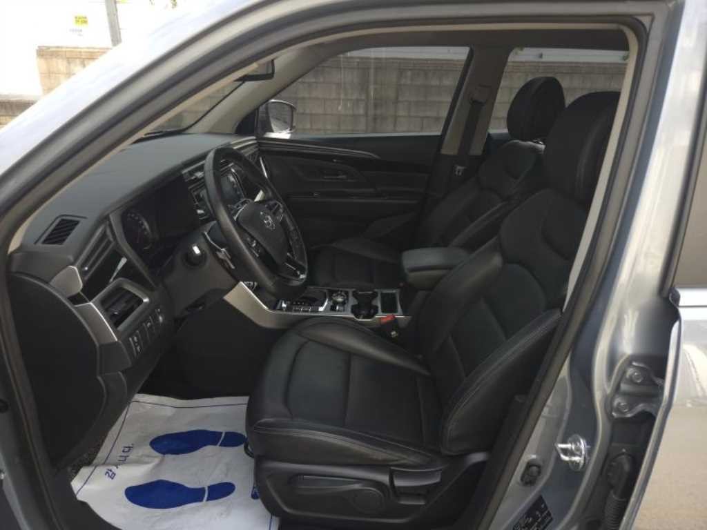 KG모빌리티(쌍용) 코란도 뷰티풀코란도 2WD 디젤 1.6 C5 플러스 이미지 5