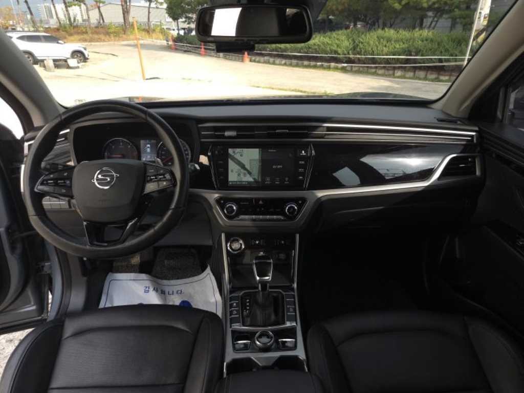 KG모빌리티(쌍용) 코란도 뷰티풀코란도 2WD 디젤 1.6 C5 플러스 이미지 7
