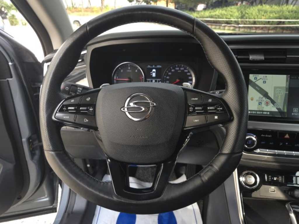 KG모빌리티(쌍용) 코란도 뷰티풀코란도 2WD 디젤 1.6 C5 플러스 이미지 8