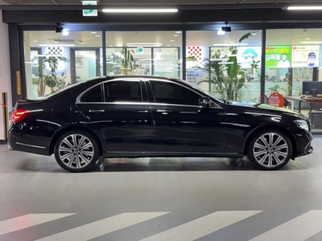 벤츠 E 클래스 E-클래스 W213 E450 4MATIC 익스클루시브 이미지 3