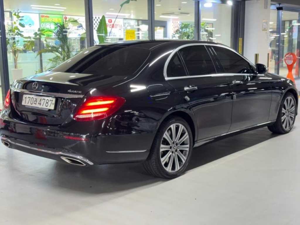 벤츠 E 클래스 E-클래스 W213 E450 4MATIC 익스클루시브 이미지 4
