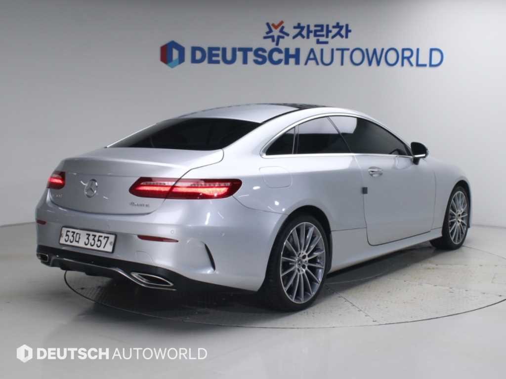 벤츠 E 클래스 E-클래스 W213 E400 4MATIC 쿠페 이미지 2