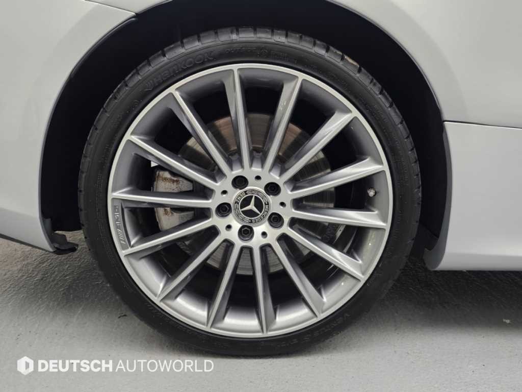 벤츠 E 클래스 E-클래스 W213 E400 4MATIC 쿠페 이미지 5