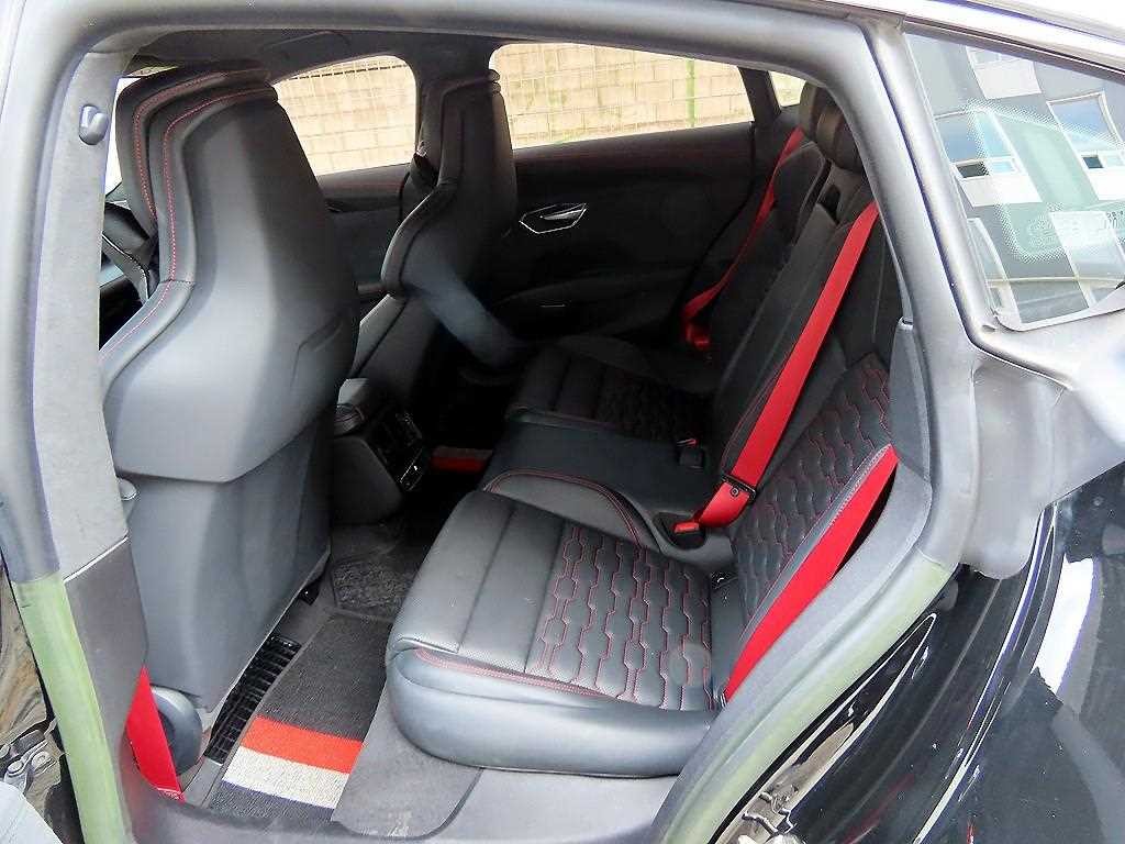 아우디 RS e-트론 GT GT RS 이미지 6