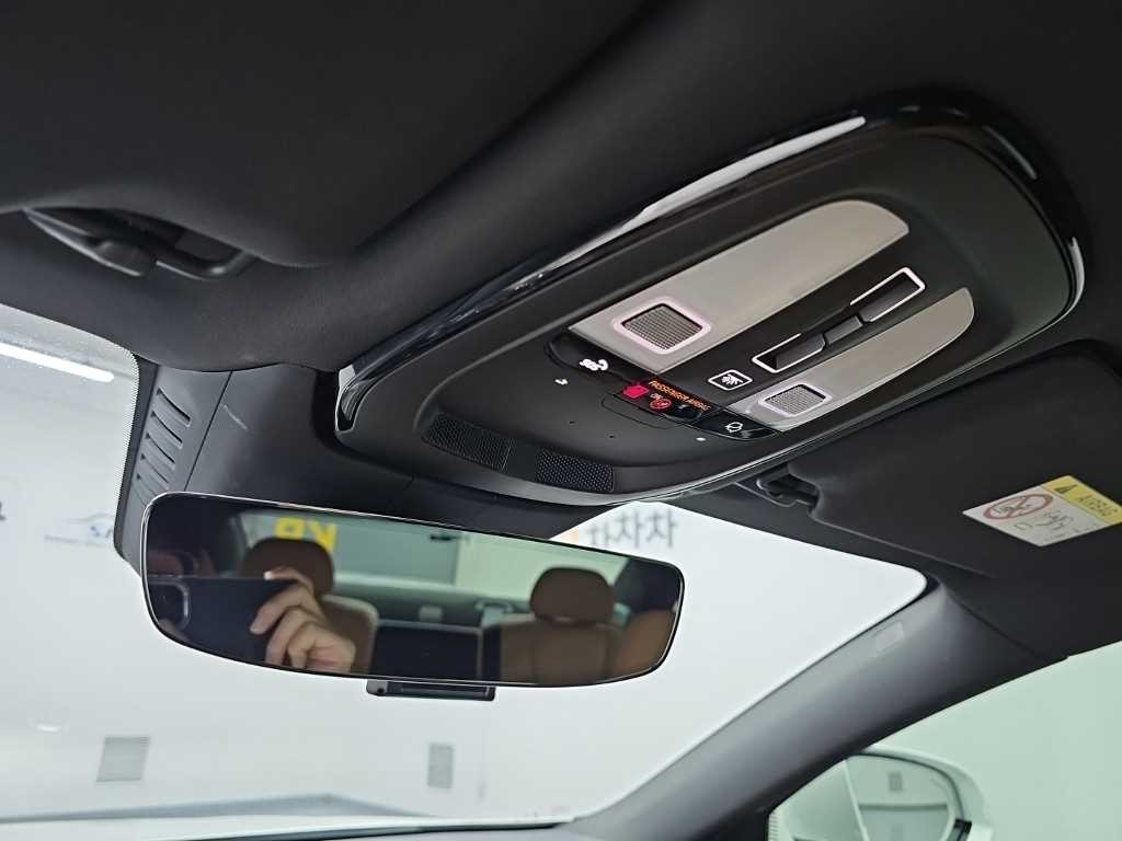 볼보 S90 T8 AWD 얼티메이트 브라이트 이미지 17