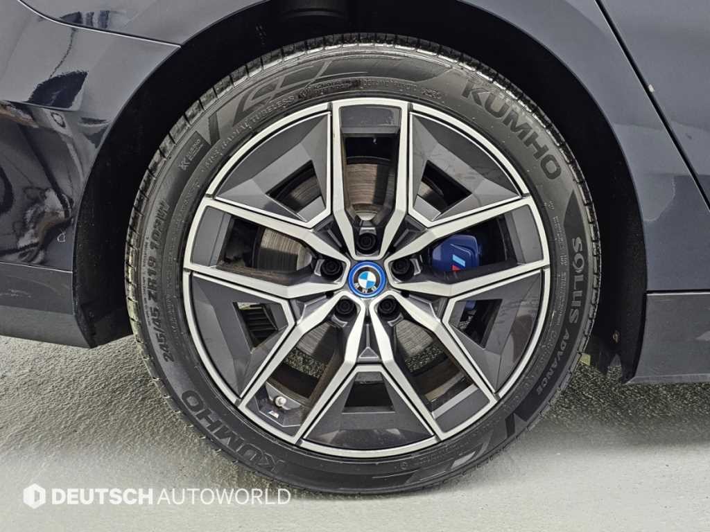 BMW i5 eDrive 40 M 스포츠 이미지 5