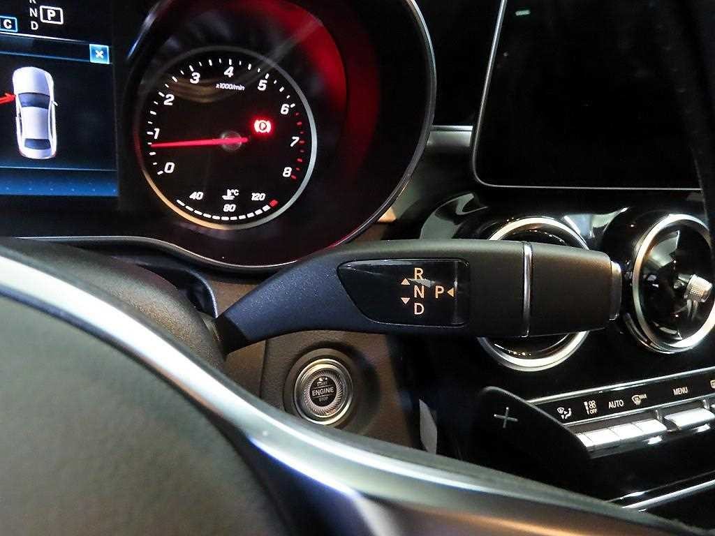 벤츠 C 클래스 C클래스 W205 C200 아방가르드 이미지 12