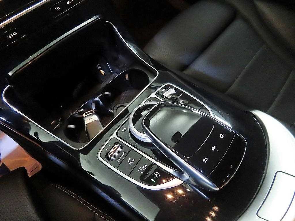 벤츠 C 클래스 C클래스 W205 C200 아방가르드 이미지 13