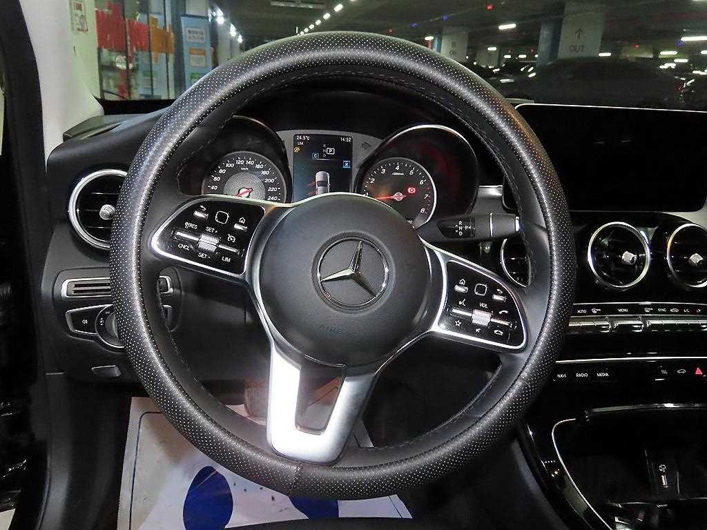 벤츠 C 클래스 C클래스 W205 C200 아방가르드 이미지 8