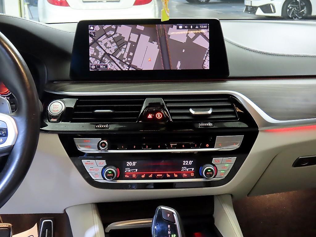 BMW 5시리즈 5시리즈 (G30) 520d xDrive M 스포츠 플러스 이미지 11