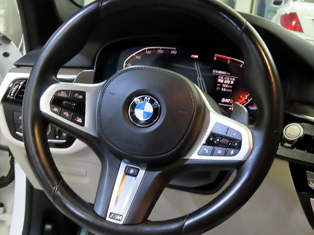 BMW 5시리즈 5시리즈 (G30) 520d xDrive M 스포츠 플러스 이미지 8