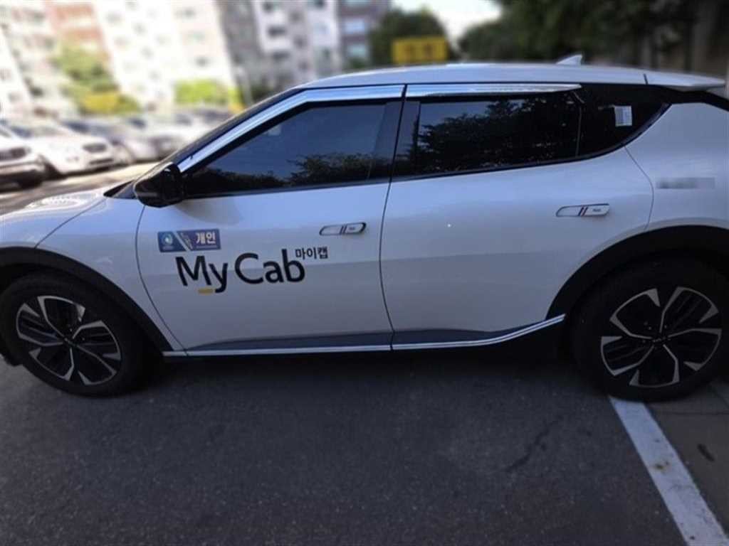 기아 EV6 롱레인지 AWD 에어 이미지 3