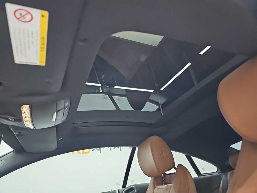 벤츠 E 클래스 E-클래스 W213 E400 4MATIC 쿠페 이미지 13