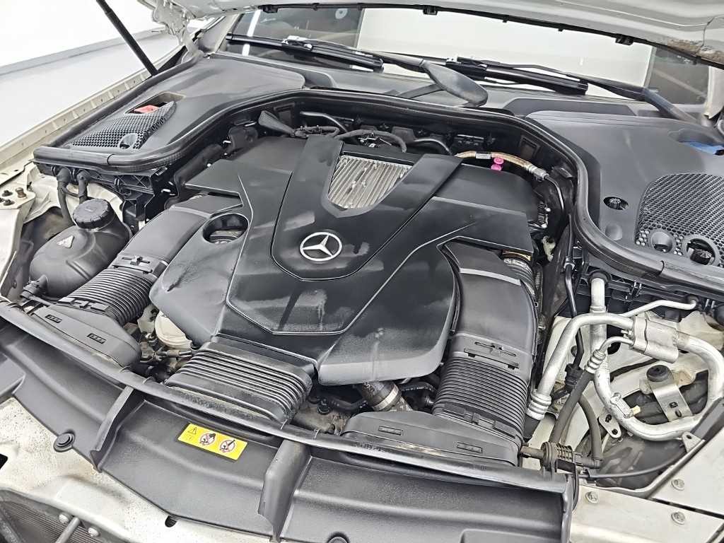 벤츠 E 클래스 E-클래스 W213 E400 4MATIC 쿠페 이미지 5