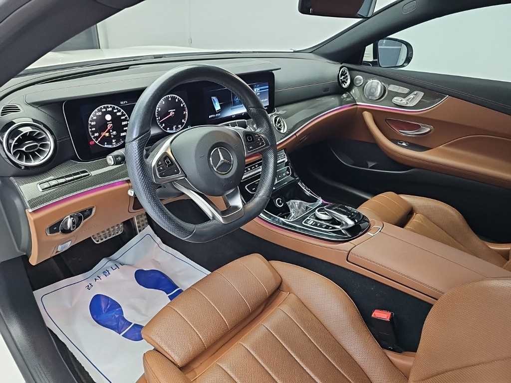 벤츠 E 클래스 E-클래스 W213 E400 4MATIC 쿠페 이미지 7