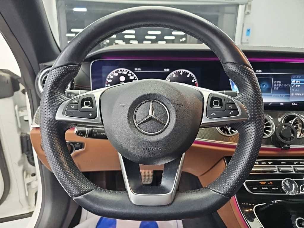 벤츠 E 클래스 E-클래스 W213 E400 4MATIC 쿠페 이미지 9