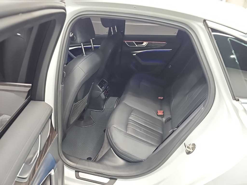 아우디 A6 A6 (C8) 45 TFSI 콰트로 프리미엄 이미지 12