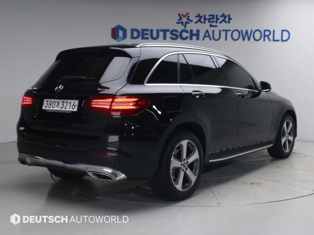 벤츠 GLC 클래스 GLC클래스 X253 GLC 300 4MATIC 이미지 2