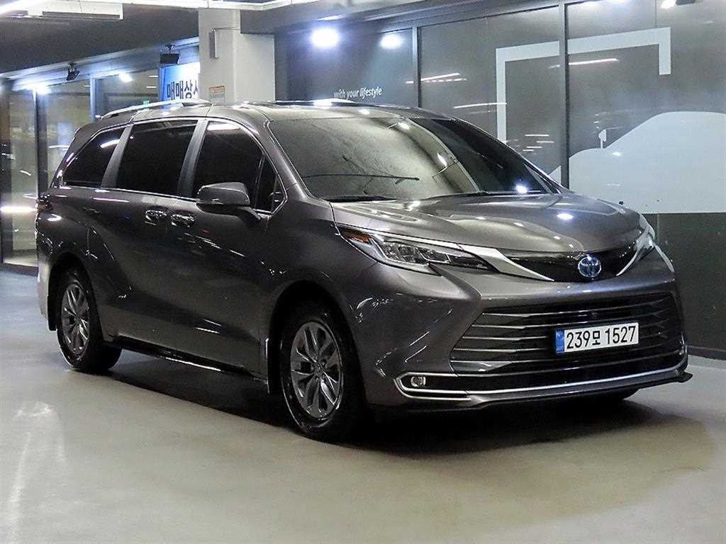 토요타 시에나 2.5 AWD 하이브리드 이미지 1