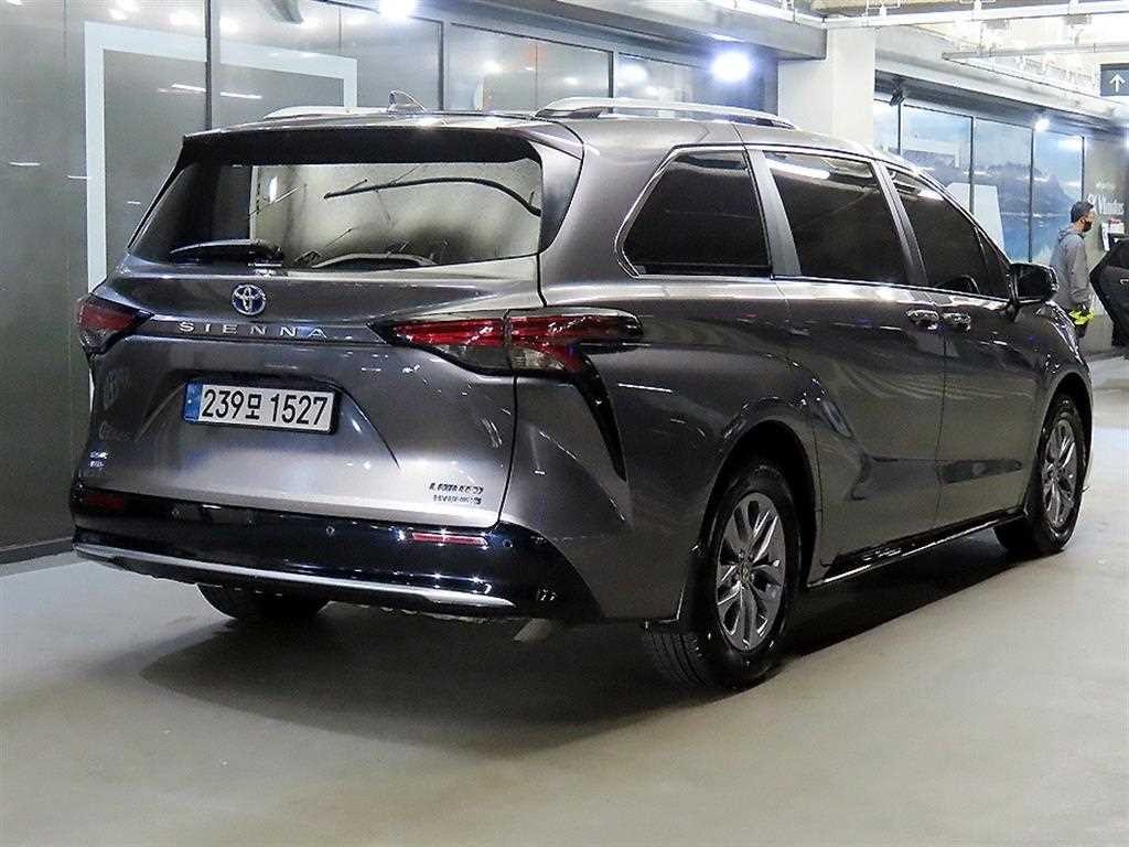 토요타 시에나 2.5 AWD 하이브리드 이미지 4