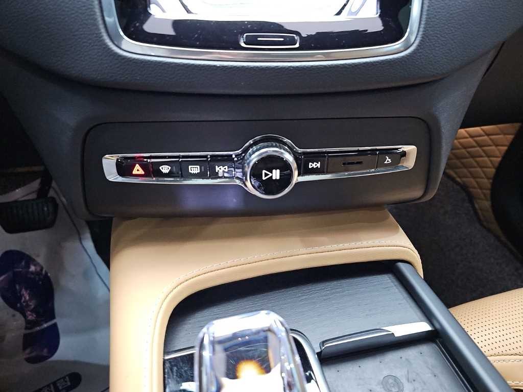 볼보 XC90 XC90 2세대 2.0 B6 AWD 얼티메이트 브라이트 이미지 10
