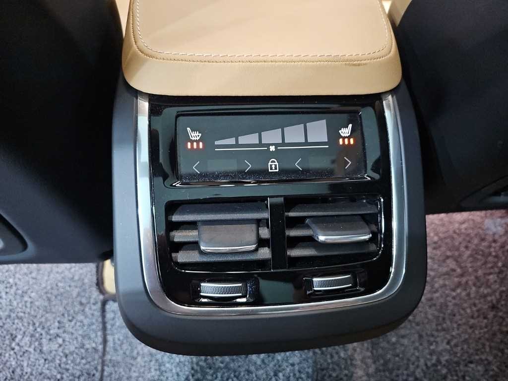 볼보 XC90 XC90 2세대 2.0 B6 AWD 얼티메이트 브라이트 이미지 14