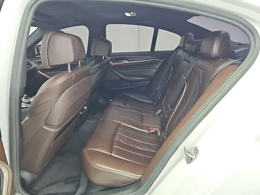 BMW 5시리즈 5시리즈 (G30) 530i M 스포츠 플러스 이미지 12