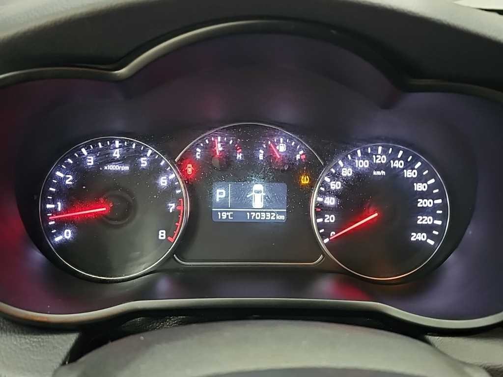 기아 카렌스 더뉴 카렌스 2.0 LPI 럭셔리 이미지 6