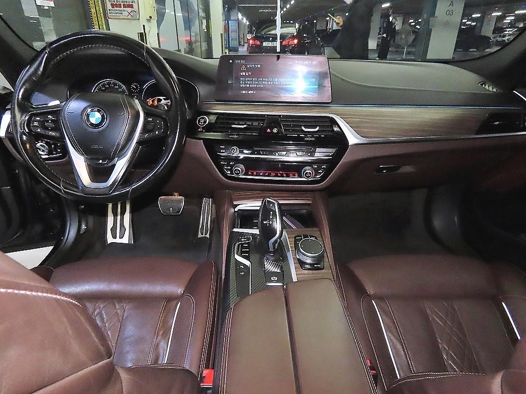 BMW 5시리즈 5시리즈 (G30) 530i M 스포츠 플러스 이미지 10