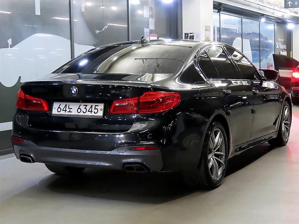 BMW 5시리즈 5시리즈 (G30) 530i M 스포츠 플러스 이미지 4