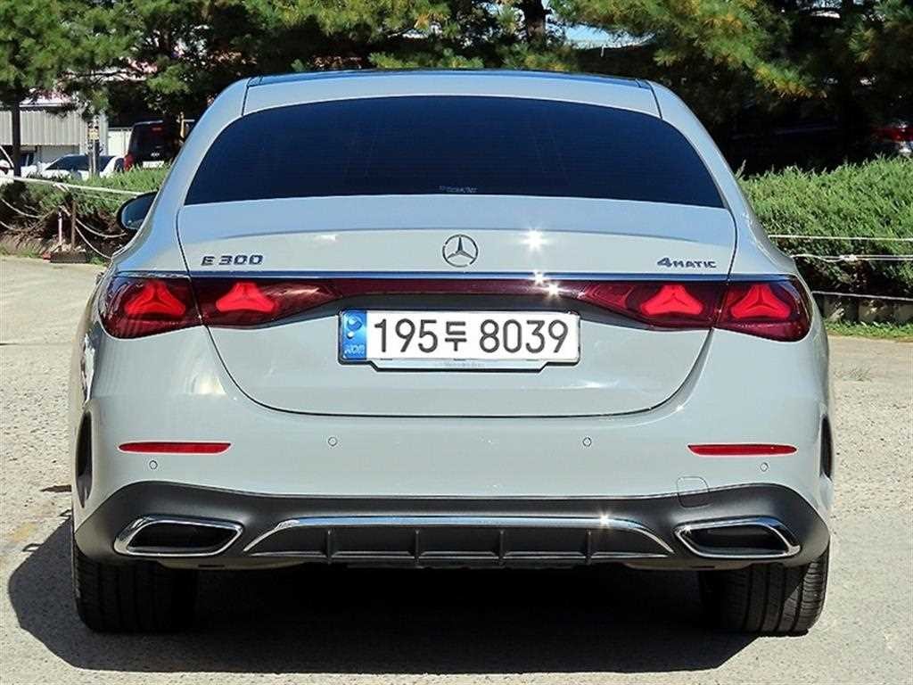 벤츠 E 클래스 E-클래스 W214 E300 4MATIC AMG Line 이미지 4