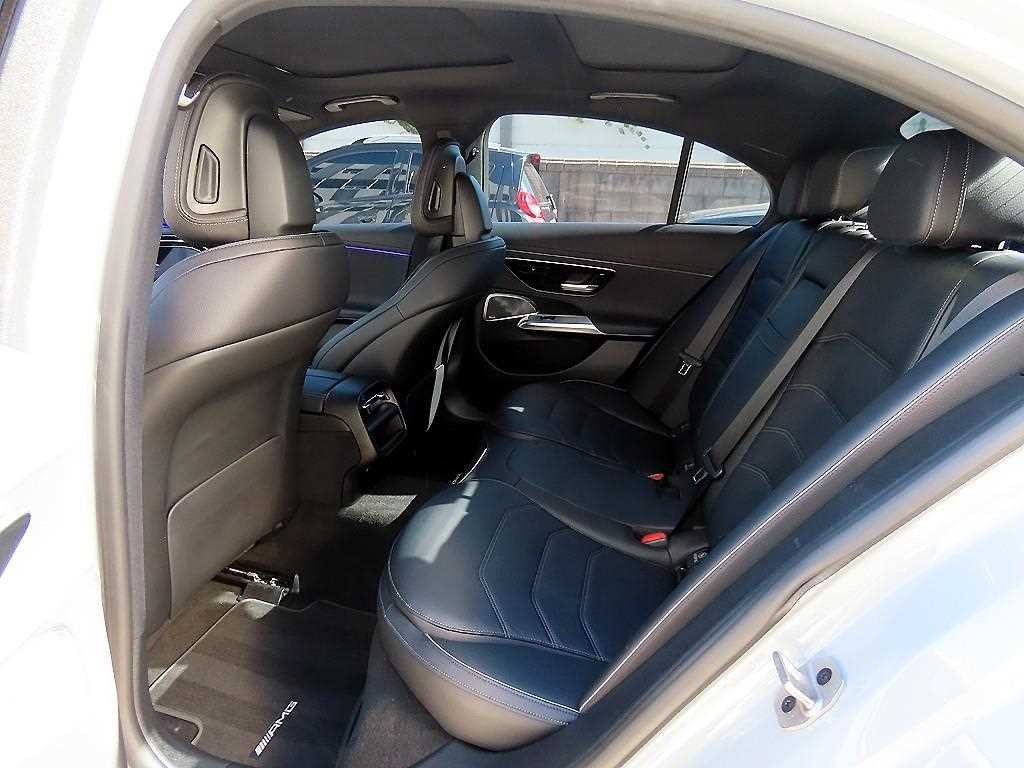 벤츠 E 클래스 E-클래스 W214 E300 4MATIC AMG Line 이미지 6