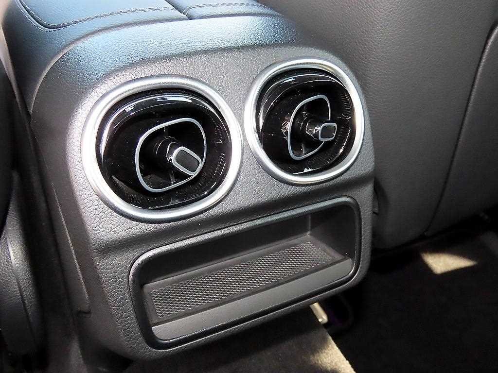 벤츠 C 클래스 C클래스 W206 C200 AMG 라인 이미지 16