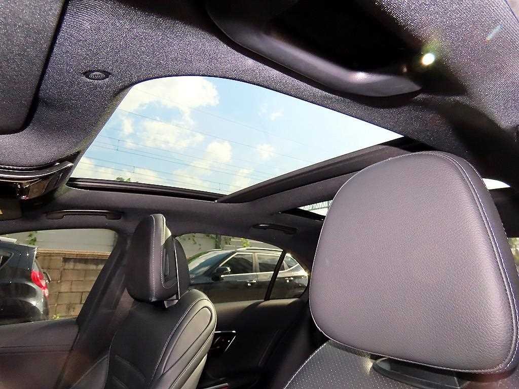벤츠 C 클래스 C클래스 W206 C200 AMG 라인 이미지 18