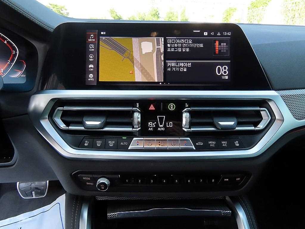 BMW 4시리즈 4시리즈 (G22) 420i 컨버터블 M 스포츠 이미지 16