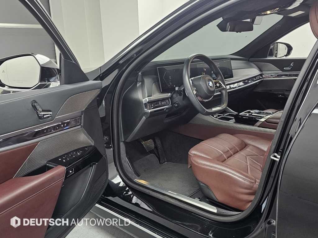 BMW 7시리즈 7시리즈 (G70) 740i sDrive 디자인퓨어 엑셀런스 이미지 11