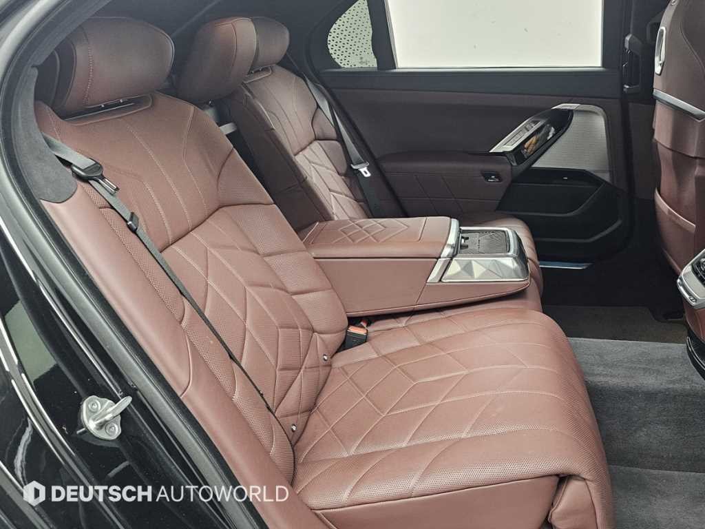 BMW 7시리즈 7시리즈 (G70) 740i sDrive 디자인퓨어 엑셀런스 이미지 12