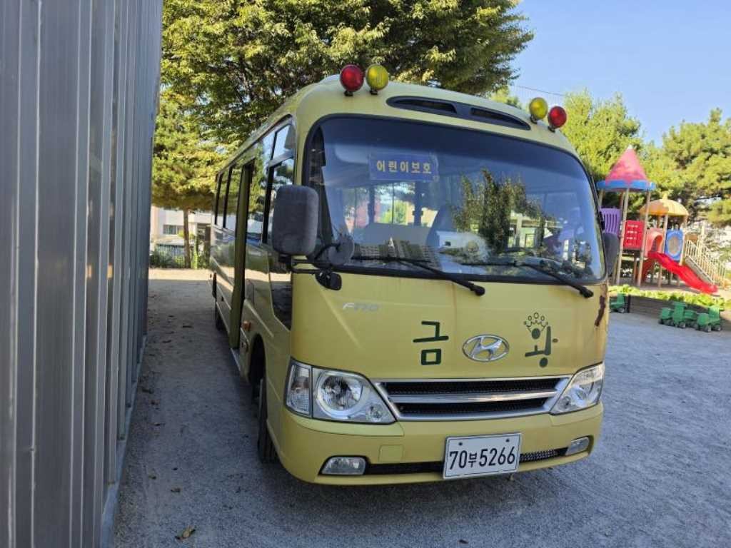 중대형버스 소형현대버스 뉴카운티 장축 어린이 39인승 이미지 1