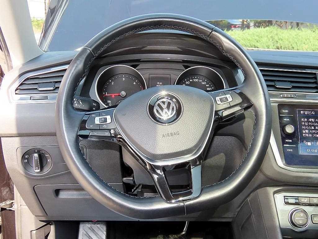 폭스바겐 티구안 티구안(2세대) 2.0 TDI 프레스티지 이미지 8