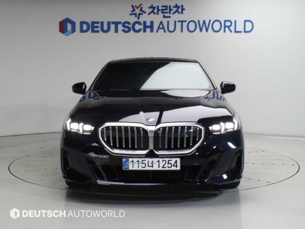 BMW 5시리즈 5시리즈 (G60) 530i xDrive M 스포츠 이미지 3