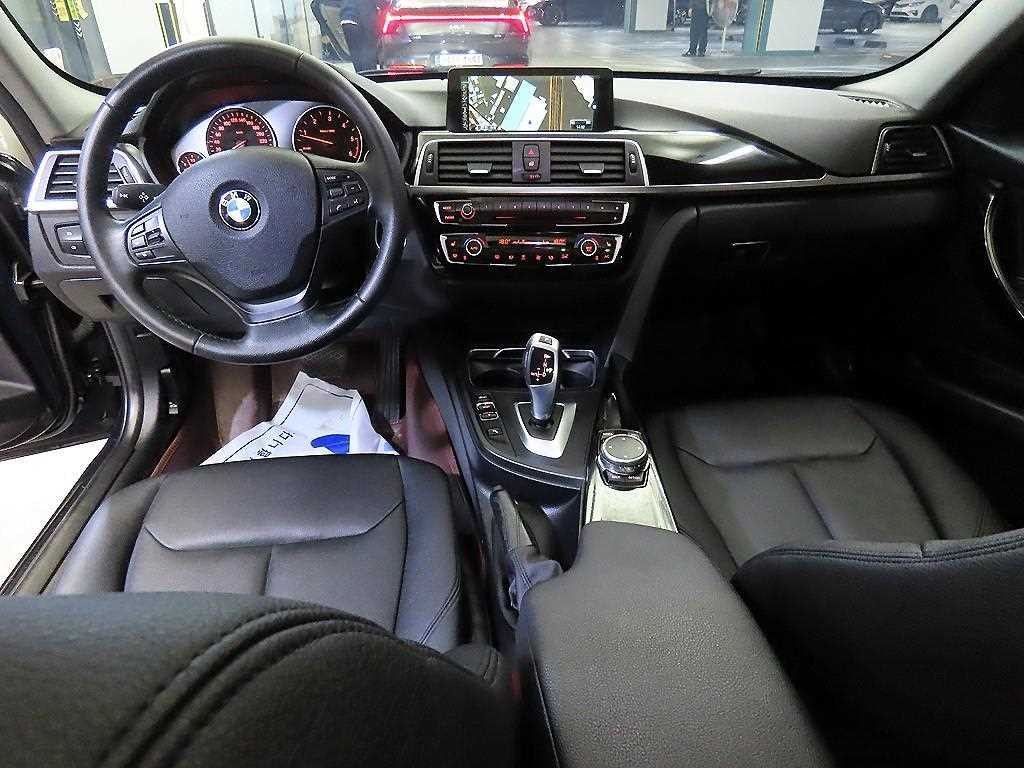 BMW 3시리즈 3시리즈 (F30) 320d 이미지 10
