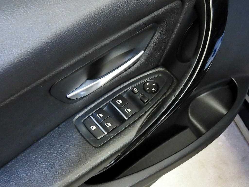 BMW 3시리즈 3시리즈 (F30) 320d 이미지 13