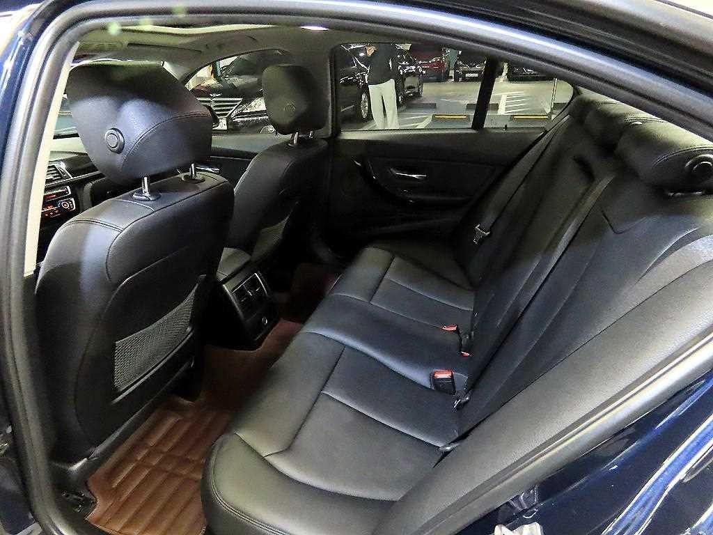 BMW 3시리즈 3시리즈 (F30) 320d 이미지 7