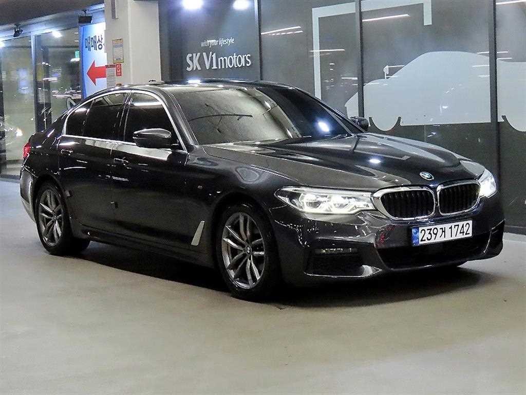 BMW 5시리즈 5시리즈 (G30) 520d xDrive M 스포츠 플러스 이미지 1