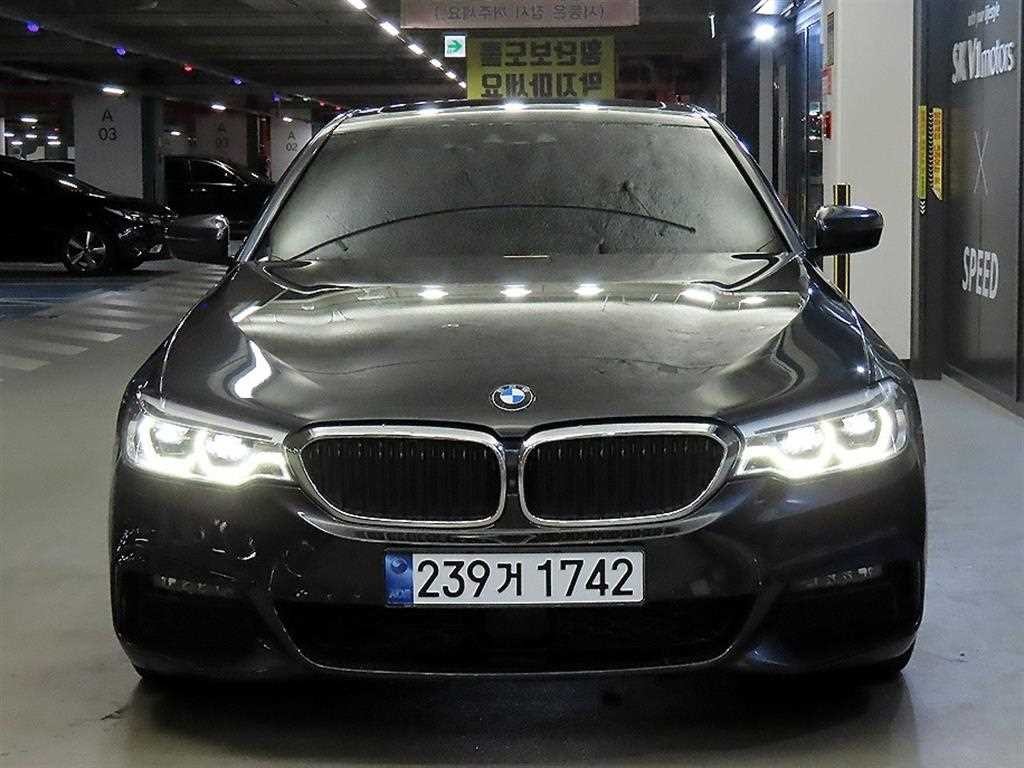 BMW 5시리즈 5시리즈 (G30) 520d xDrive M 스포츠 플러스 이미지 2