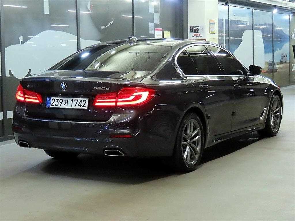 BMW 5시리즈 5시리즈 (G30) 520d xDrive M 스포츠 플러스 이미지 4