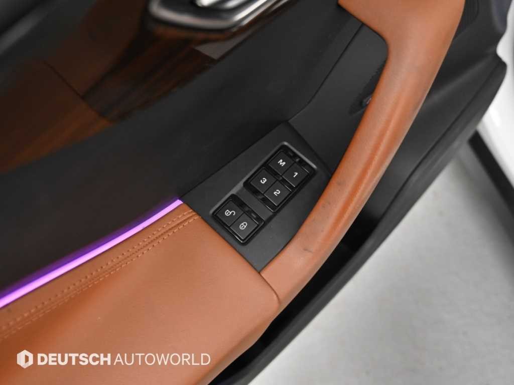 재규어 F-PACE 20d 포트폴리오 이미지 17