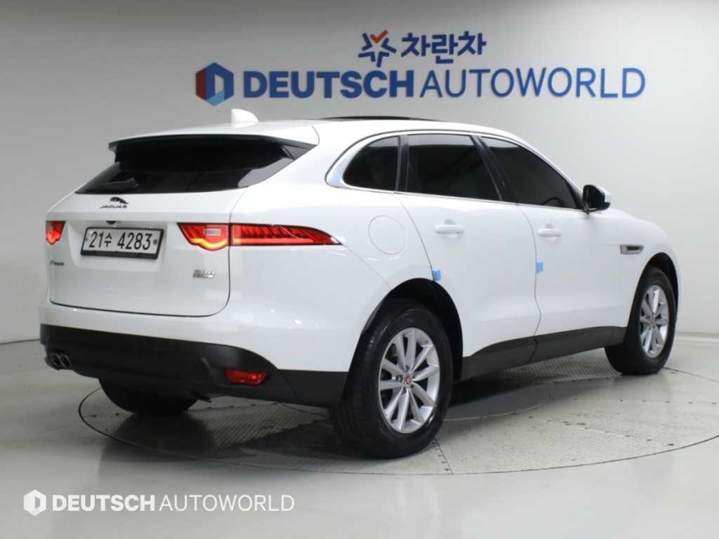 재규어 F-PACE 20d 포트폴리오 이미지 2